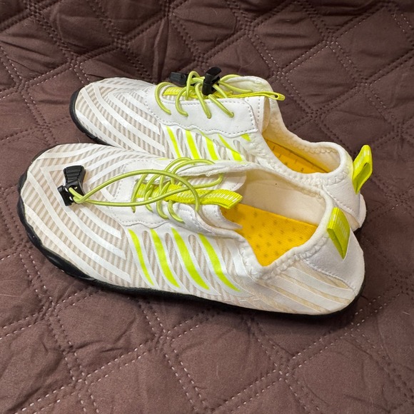 Grounded Footwear Barefoot Shoes (White w/Reflective Strip) Size 38 - Picture 2 of 5